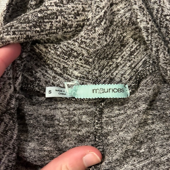 * 🤑💰🤑 3/$10.00 budle item 🤑💰🤑 Women’s sm Maurice’s cardigan sweater - Picture 6 of 7